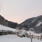 Aschauer Hof Z'fritzn فندق 3*