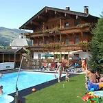 Aschauer Hof Z'fritzn فندق 3*
